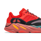 Yeezy Boost 700 Hi-Res Rouge