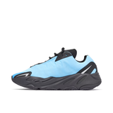 Yeezy Boost 700 MNVN Cyan brillant