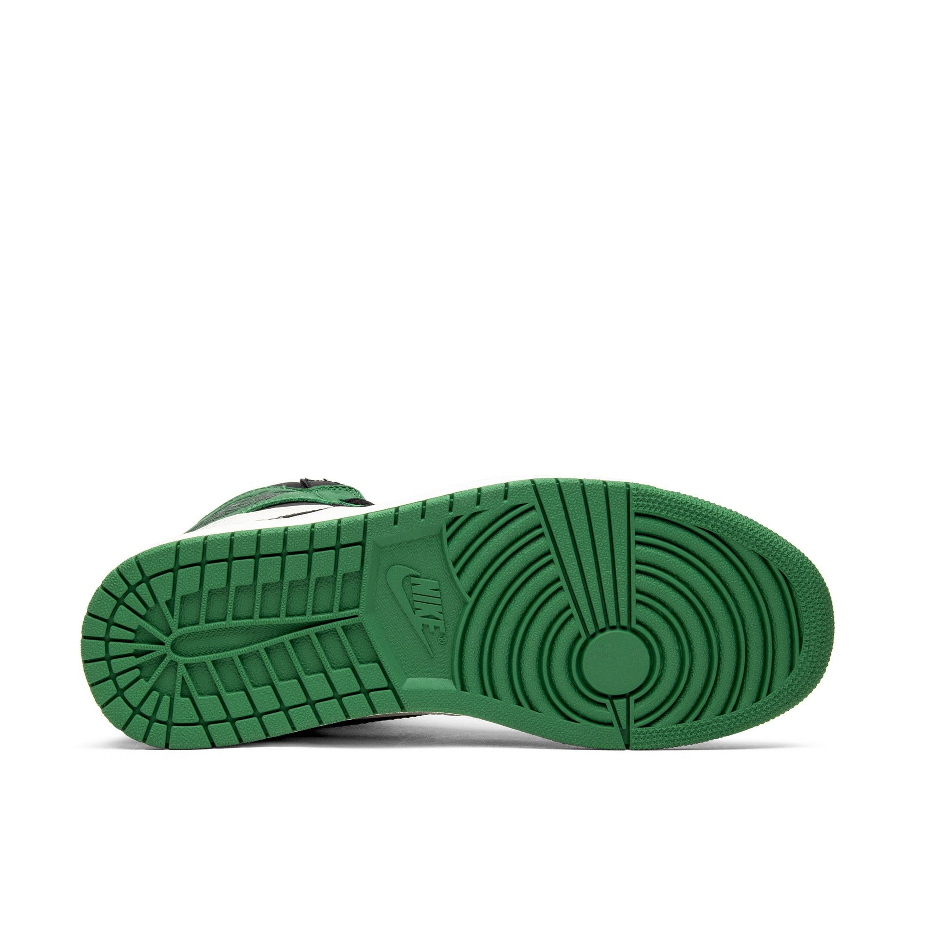 Air Jordan 1 Retro High OG Pine Green - Sole View