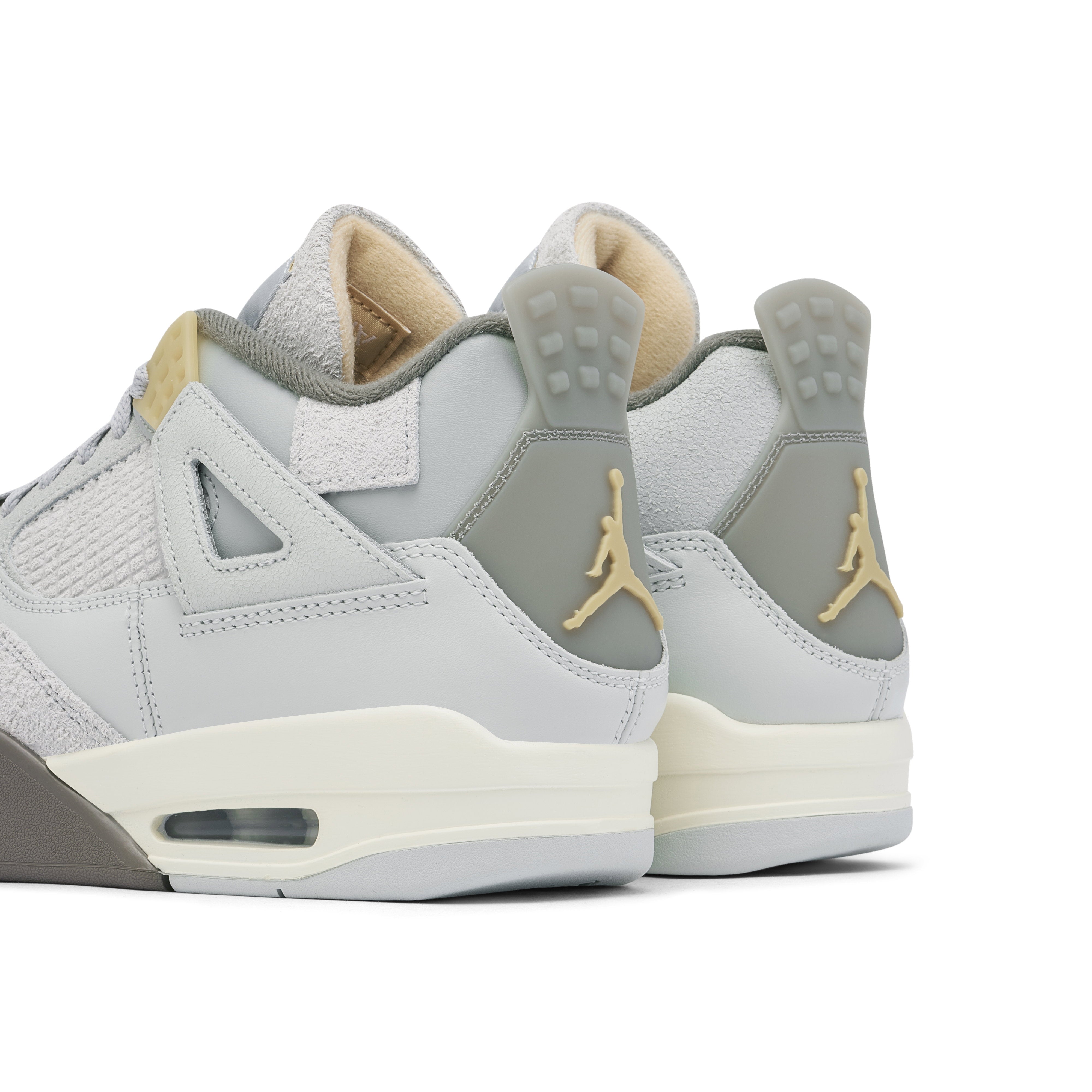 Air Jordan 4 SE Craft Photon Dust - Three Quarter View