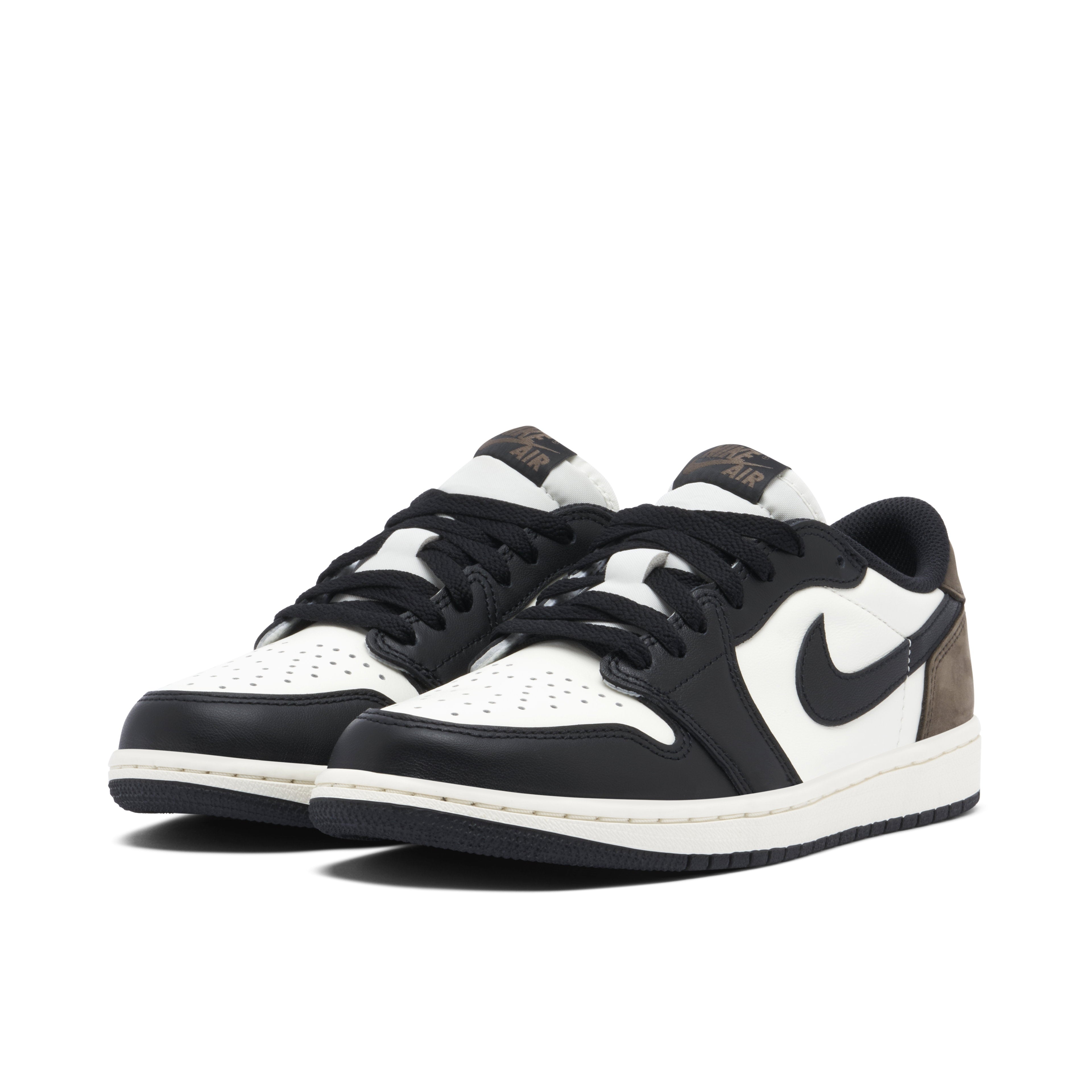 Air Jordan 1 Retro Low OG Mocha - pair view